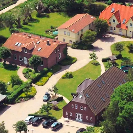 Max Bienenwachs * Wulfen auf Fehmarn